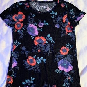 Black flora tee